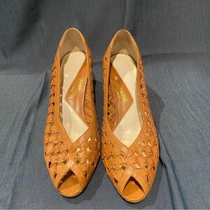 Vintage leather peep toes. Ipanema brand Brazilian leather. Women’s size 7.5 N.